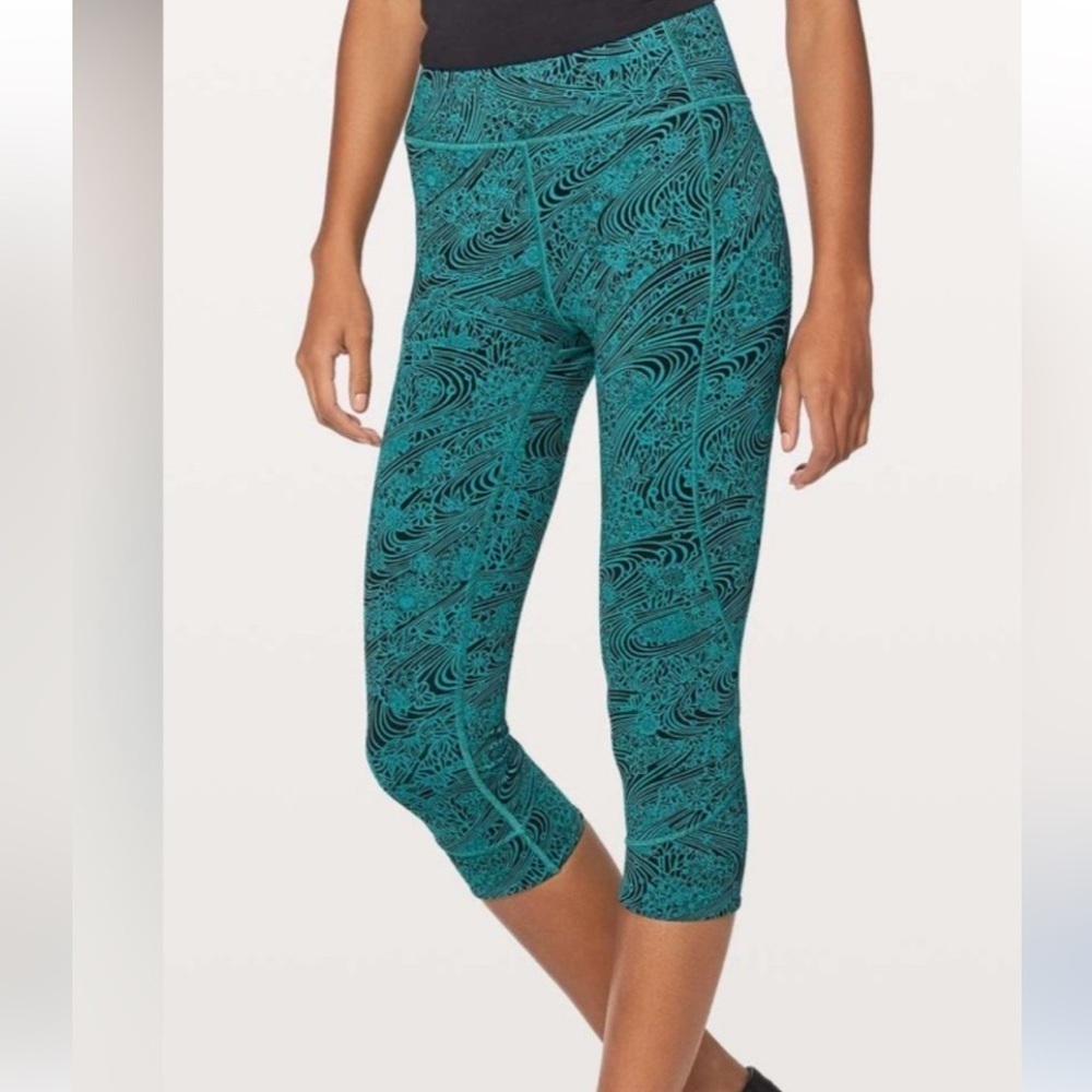 Lululemon In The Moment Crop Leggings Size 4